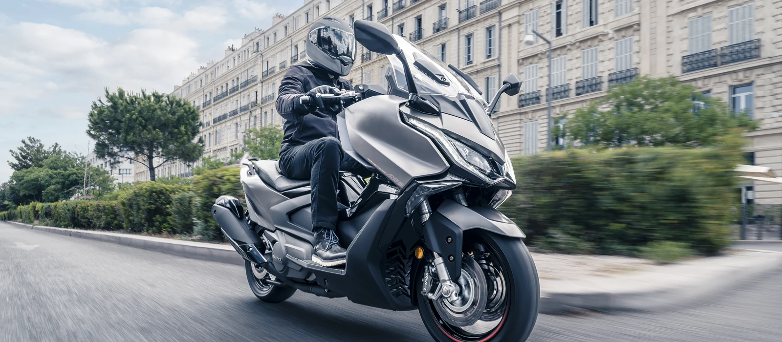 Maxi Scooter Modelleriyle Uzun Yol ve Şehir Trafiğinde Premium Performans